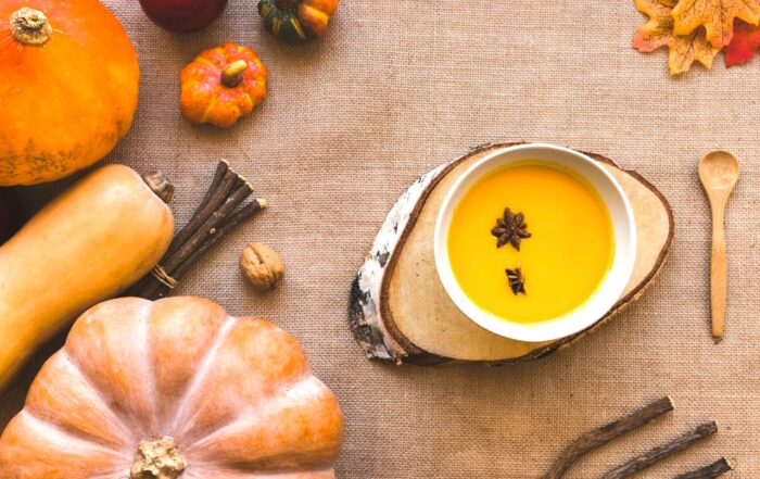 bevande antinfiammatorie per l'autunno con zucca e spezie golden milk pumpkin latte e matcha latte